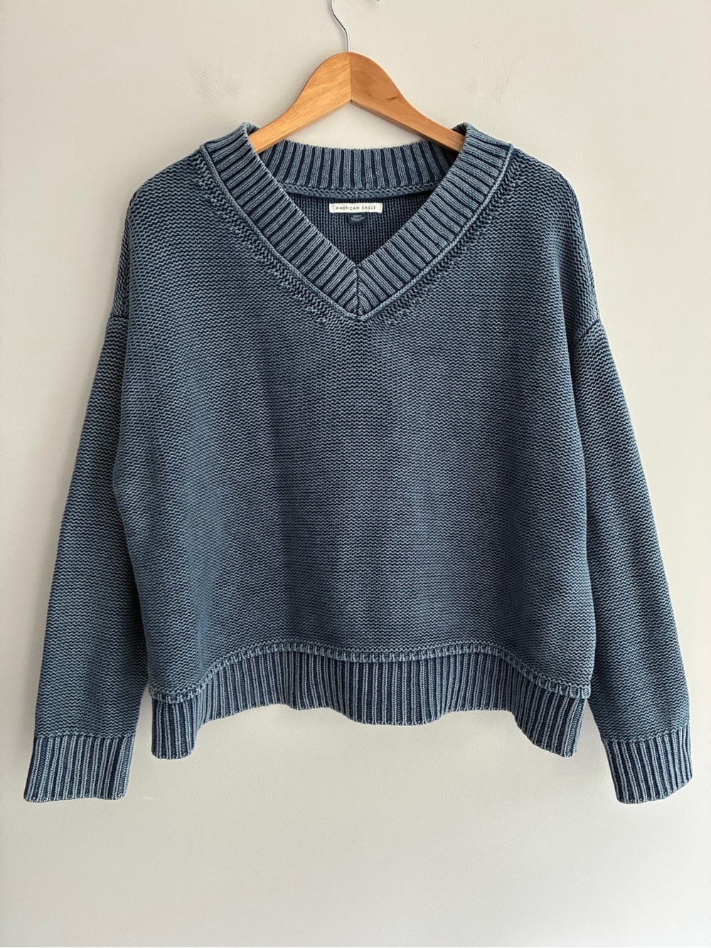 American Eagle Slate Blue V-Neck Cropped Sweater Medium